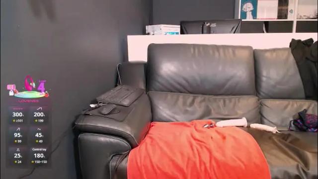 Image 3 of lili_bertine Stream on Chaturbate on 2 months ago