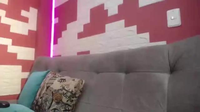 Image 6 of lili_collings Stream on Chaturbate on 27 months ago