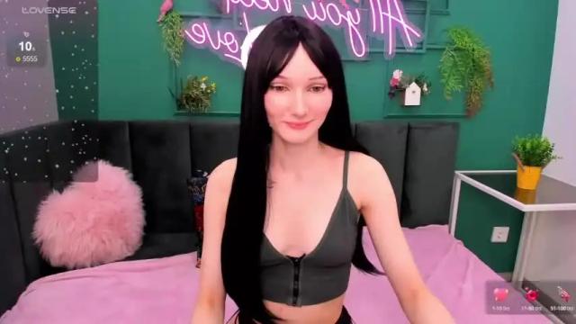 Image 6 of lili_flowerr Stream on Chaturbate on 13 months ago