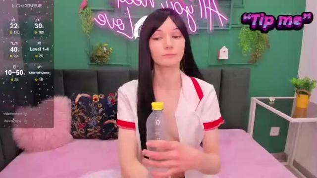 Thumbnail 1, lili_flowerr's Stream at Chaturbate, 12 months ago