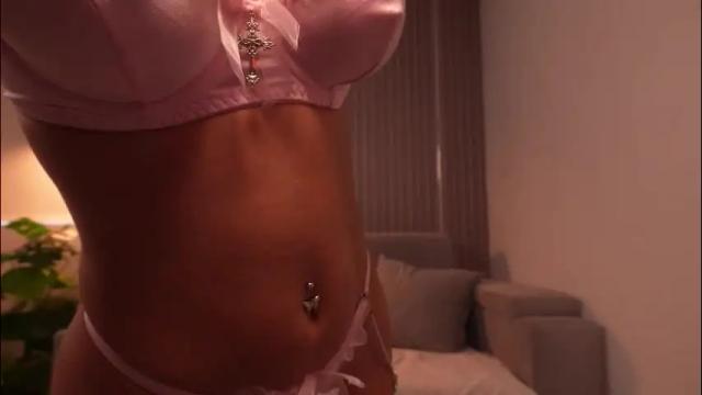 Image 2 of lili_foxy Stream on Chaturbate on 1 month ago