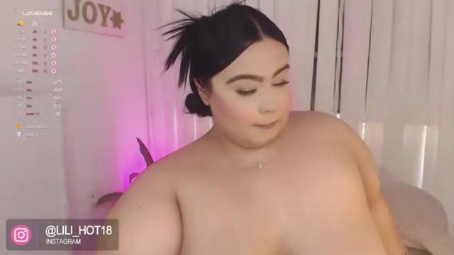 Image 6 of lili_hot18 Stream on Chaturbate on 15 months ago