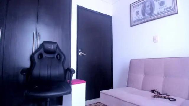 Image 11 of lili_jade222 Stream on Chaturbate on 22 months ago