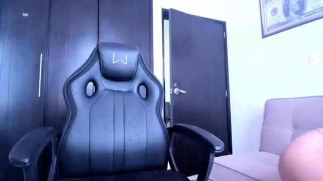 Image 11 of lili_jade222 Stream on Chaturbate on 22 months ago