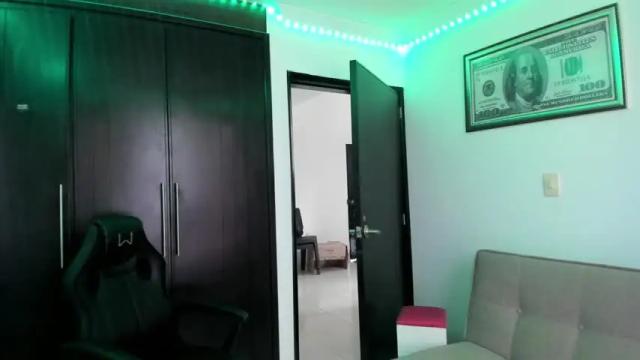 Image 6 of lili_jade222 Stream on Chaturbate on 22 months ago