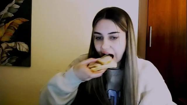 Image 4 of lili_magic Stream on Chaturbate on 1 month ago