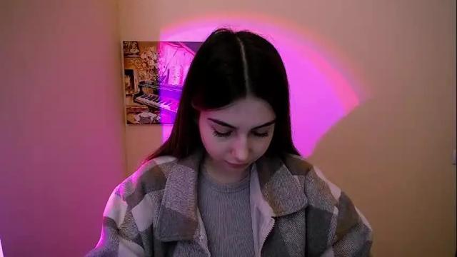 Image 2 of lili_magic Stream on Chaturbate on 8 days ago
