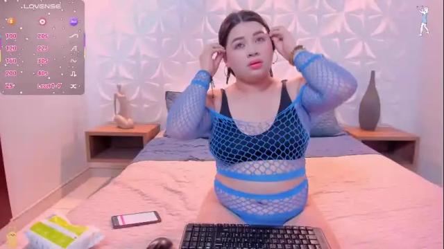 Image 3 of lili_mccormick Stream on Chaturbate on 2 days ago