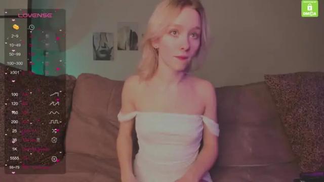Image 6 of lilian_flores Stream on Chaturbate on 15 months ago