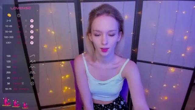 Image 4 of lilian_flores Stream on Chaturbate on 14 months ago