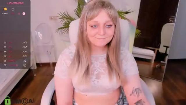 Image 12 of lilian_shy Stream on Chaturbate on 13 months ago