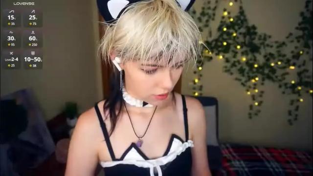 Image 11 of liliandaniels Stream on Chaturbate on 16 days ago