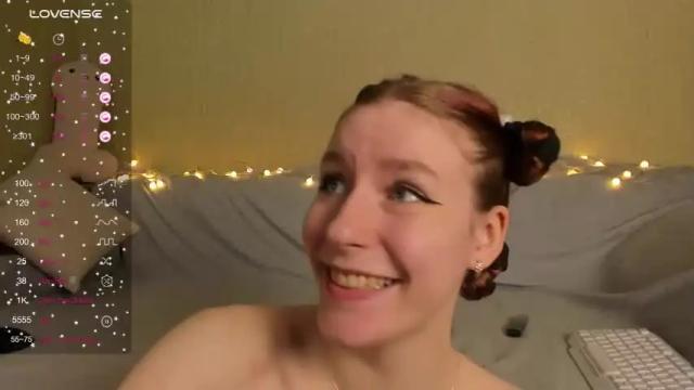 Image 6 of lilianlahot Stream on Chaturbate on 14 months ago