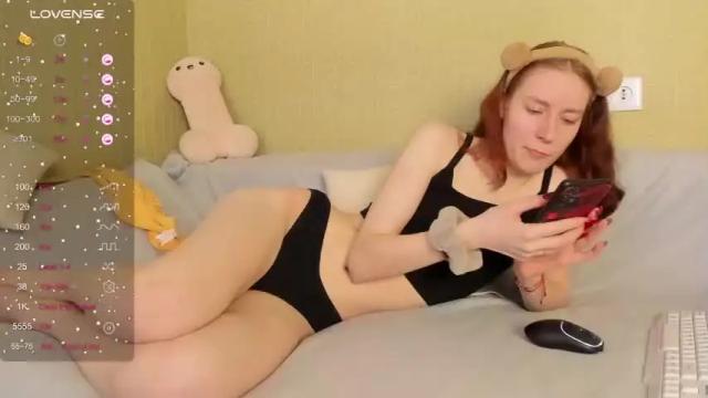 Image 2 of lilianlahot Stream on Chaturbate on 14 months ago