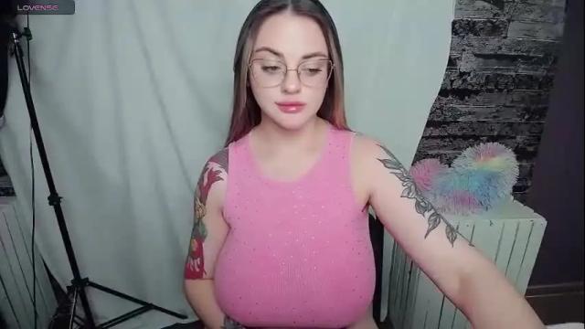 Image 8 of liliaterenzi_ Stream on Chaturbate on 1 month ago