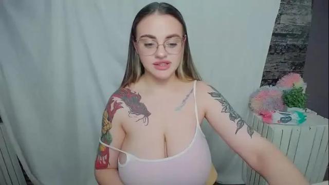 Thumbnail 3, liliaterenzi_'s Stream at Chaturbate, 1 month ago