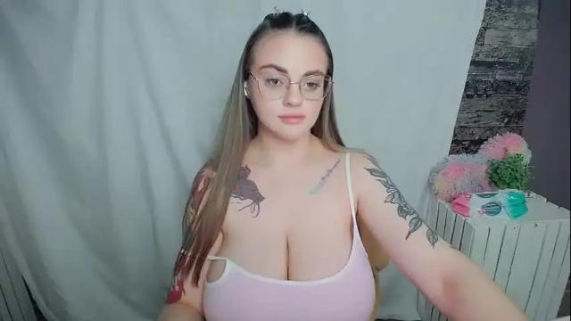 Image 4 of liliaterenzi_ Stream on Chaturbate on 1 month ago