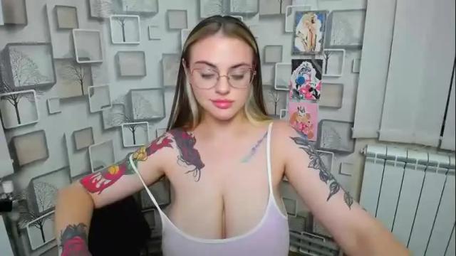 Image 12 of liliaterenzi_ Stream on Chaturbate on 6 days ago