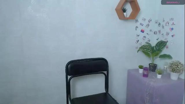 Image 10 of liliaterenzi_ Stream on Chaturbate on 3 months ago