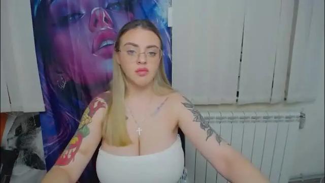 Image 3 of liliaterenzi_ Stream on Chaturbate on 27 days ago