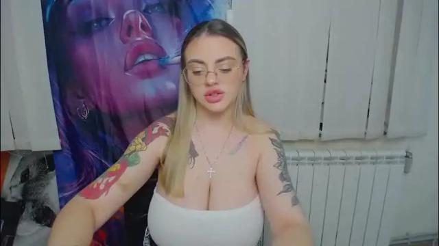 Image 4 of liliaterenzi_ Stream on Chaturbate on 27 days ago