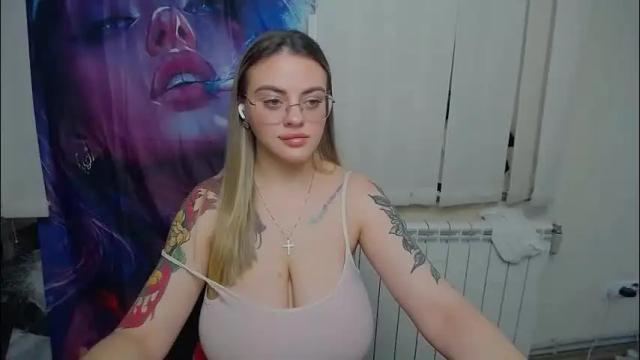 Image 3 of liliaterenzi_ Stream on Chaturbate on 7 days ago