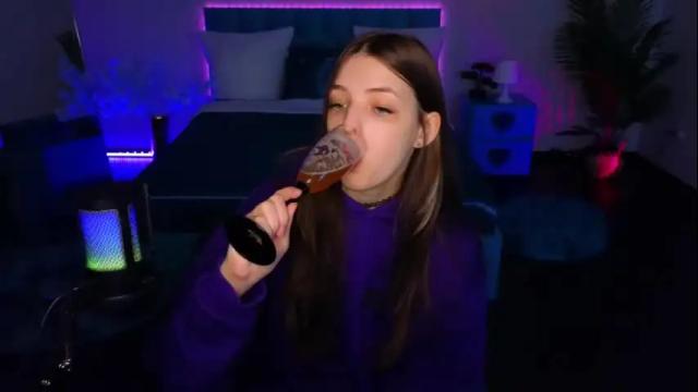 Image 11 of lilibakery Stream on Chaturbate on 13 days ago