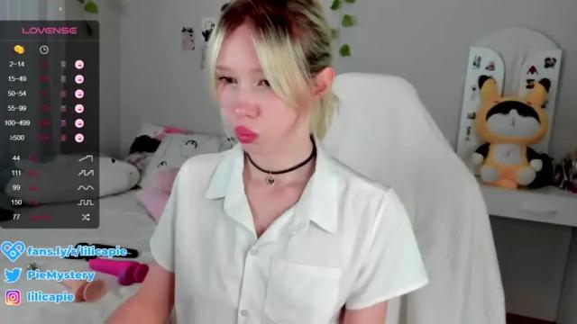 Image 3 of lilicapie Stream on Chaturbate on 16 months ago