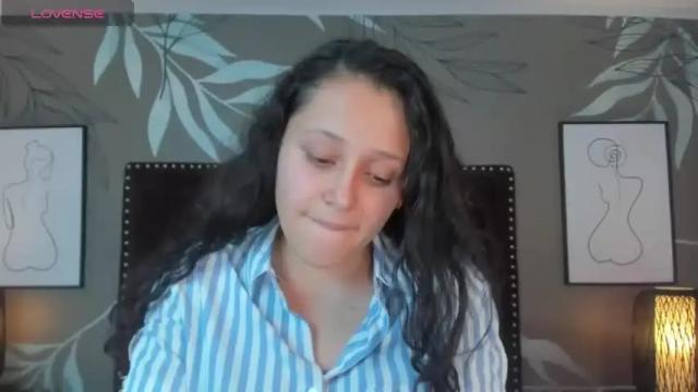 Image 4 of lilie_sunshine Stream on Chaturbate on 19 months ago