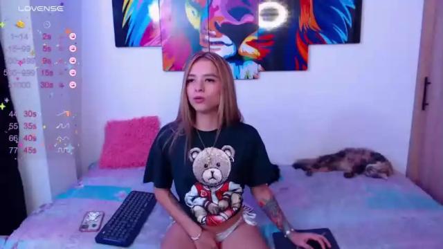 Image 7 of lilii_smith Stream on Chaturbate on 16 months ago