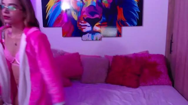 Image 3 of lilii_smith Stream on Chaturbate on 15 months ago