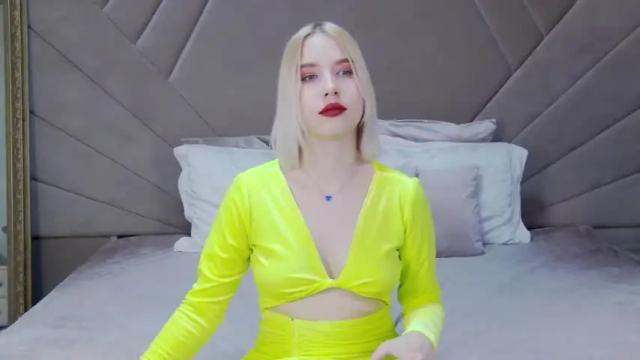 Image 2 of lililinn Stream on Chaturbate on 13 months ago