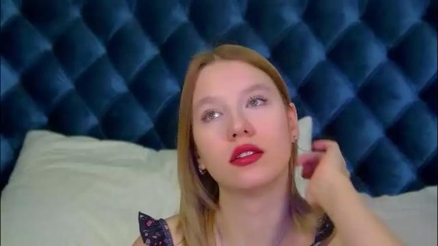 Image 2 of lililinn Stream on Chaturbate on 2 months ago