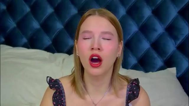 Image 7 of lililinn Stream on Chaturbate on 2 months ago