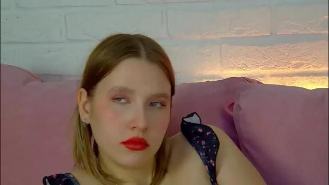 Image 12 of lililinn Stream on Chaturbate on 2 months ago