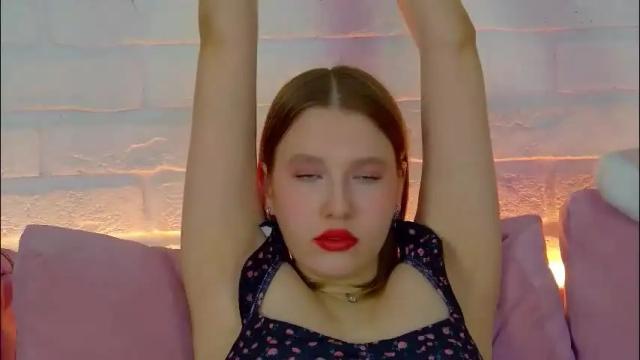 Image 2 of lililinn Stream on Chaturbate on 2 months ago