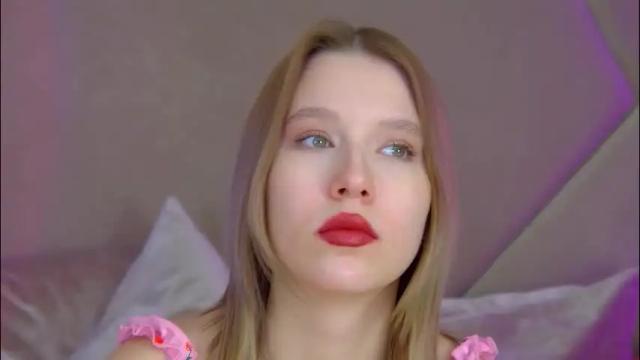 Image 2 of lililinn Stream on Chaturbate on 2 months ago