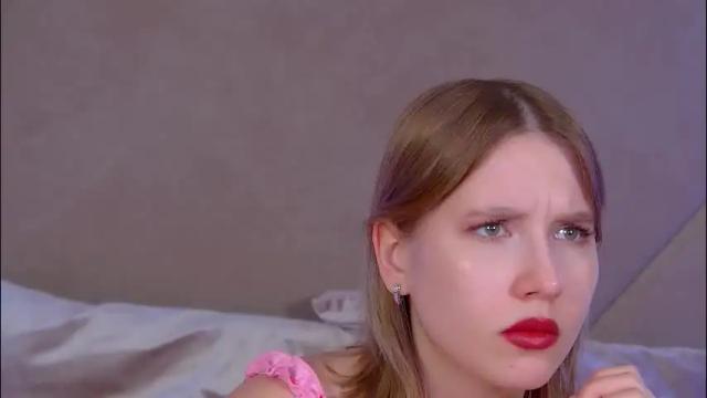 Image 4 of lililinn Stream on Chaturbate on 1 month ago