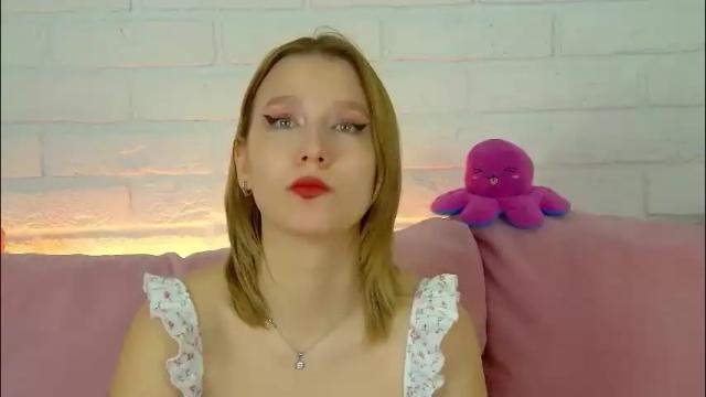 Image 3 of lililinn Stream on Chaturbate on 1 month ago