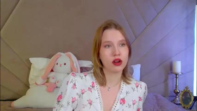 Image 3 of lililinn Stream on Chaturbate on 1 month ago