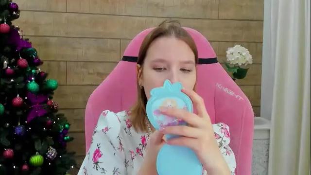 Image 2 of lililinn Stream on Chaturbate on 29 days ago