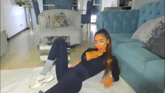 Image 2 of lilipinkette Stream on Chaturbate on 16 days ago