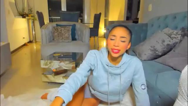 Image 4 of lilipinkette Stream on Chaturbate on 19 days ago