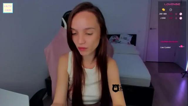 Image 3 of lilith_cain Stream on Chaturbate on 4 months ago