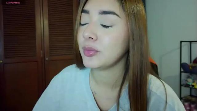 Image 4 of lilith_cruzz Stream on Chaturbate on 1 month ago