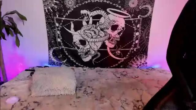 Image 4 of lilith_jovovich Stream on Chaturbate on 1 month ago