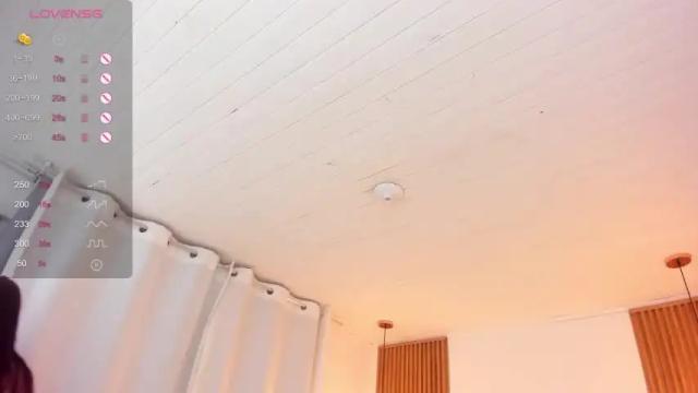 Image 4 of lilithh_rosse Stream on Chaturbate on 23 months ago