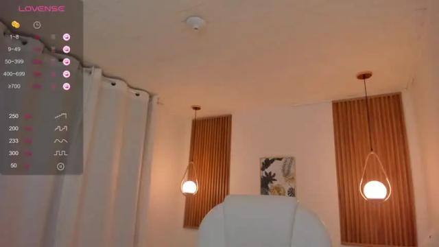 Image 6 of lilithh_rosse Stream on Chaturbate on 22 months ago