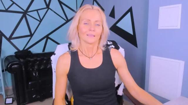 Image 2 of lilithlevite Stream on Chaturbate on 16 months ago