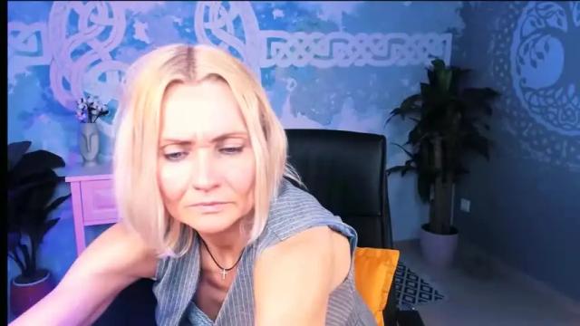 Image 3 of lilithlevite Stream on Chaturbate on 16 months ago